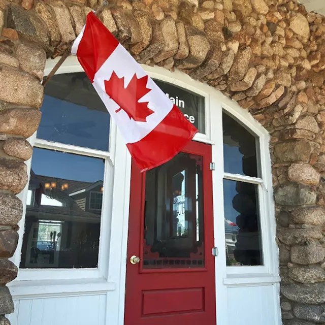 Island Stone Pub - Kensington Station