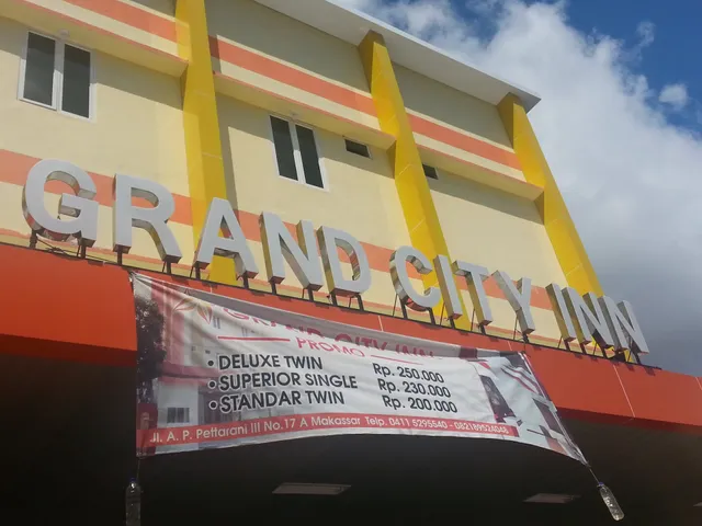 RedDoorz Plus @ Grand City Inn Makassar