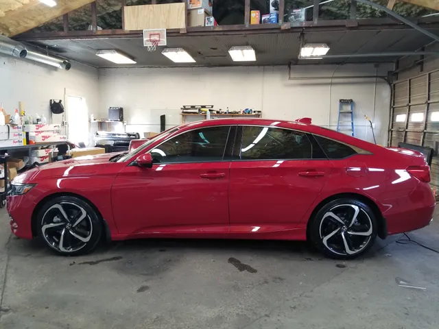 Thomas Tint & Detail