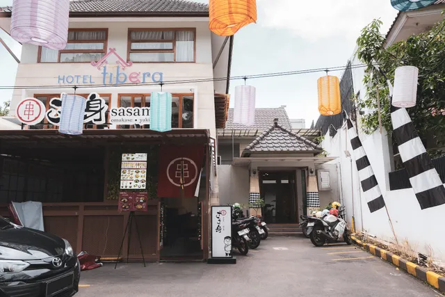 HOTEL TIBERA CIBEUNYING