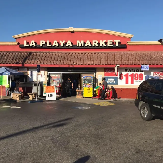 LA PLAYA MARKET
