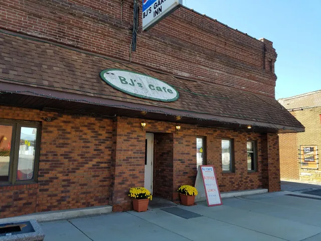 B J's Garden Inn Cafe