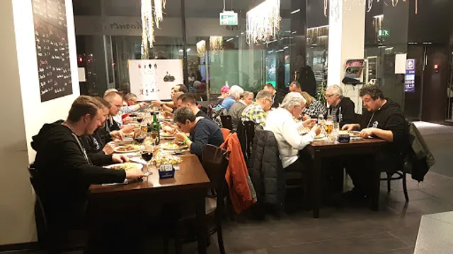 Bistro Ahornträff, Acikgöz