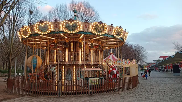 Carrousels de la Villette - Happy Circus et Jules Verne