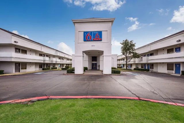 Motel 6 Irving, TX - Irving DFW Airport East