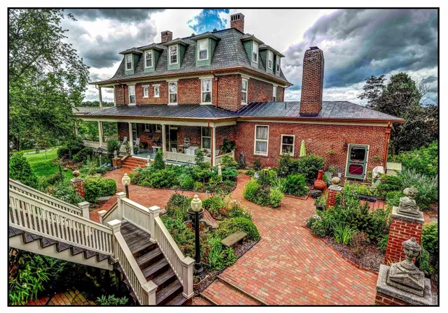 The Reynolds Mansion