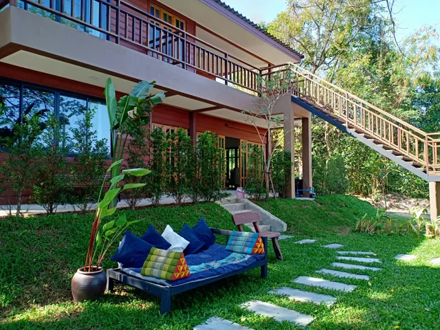 Baanbua Nonlen บ้านบัว นอนเล่น