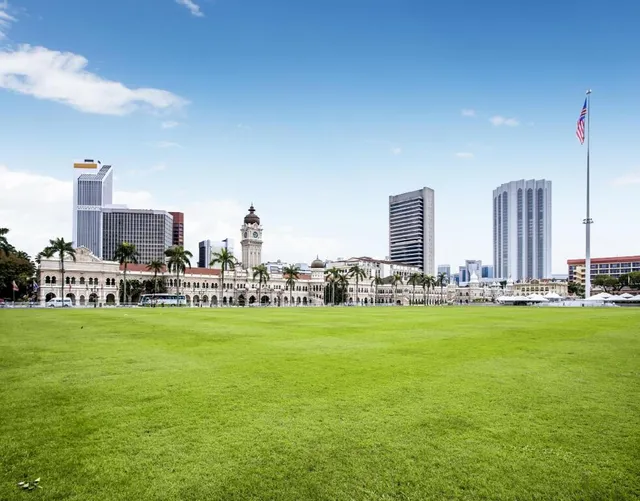 Regalia Residence The Sky Pool Suite