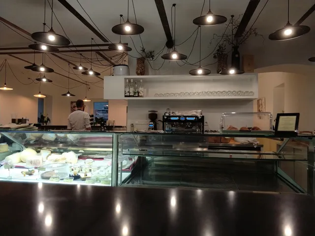 TREZOR*Coffee*Wine*Bistro