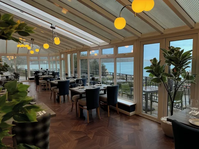 Nomi Rooms & Restaurant