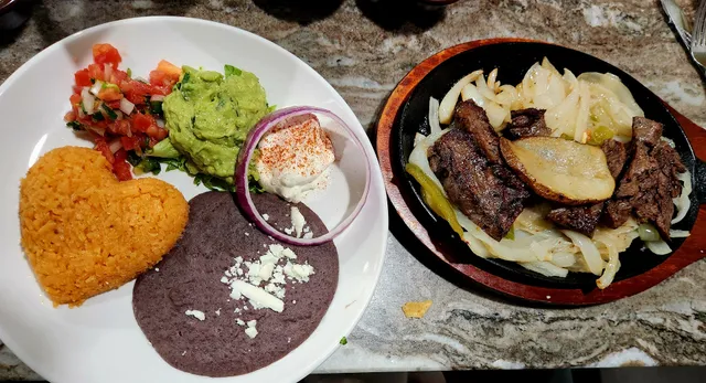 Jhonny’s Lake House