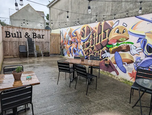 Bull & Bar