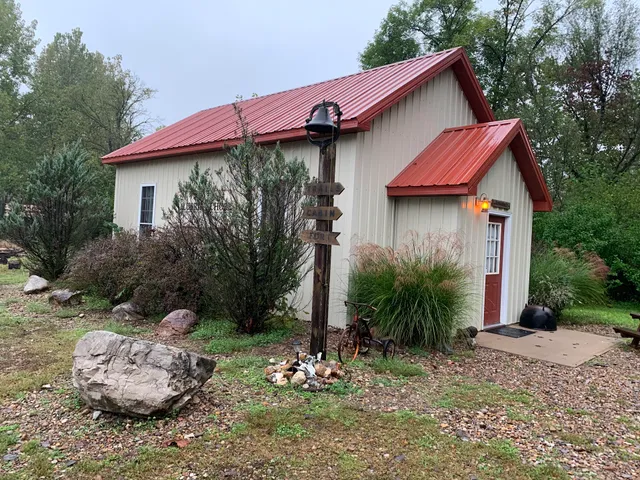 River Valley Lodge & Campground