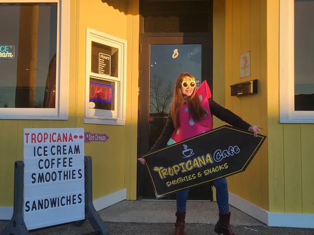 Tropicana Smoothie and Açai Bar