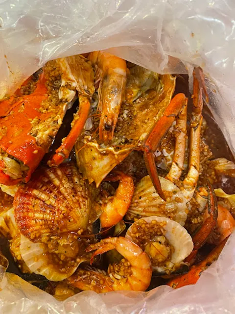 Blue Posts Boiling Crabs & Shrimps - Buhangin