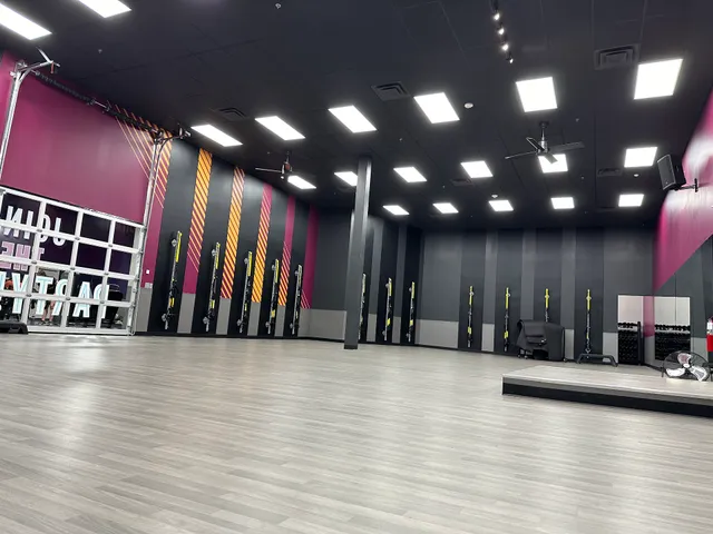Crunch Fitness - Ithaca