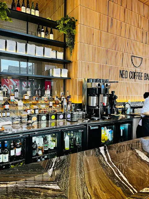 NEO COFFEE BAR KING X SPADINA