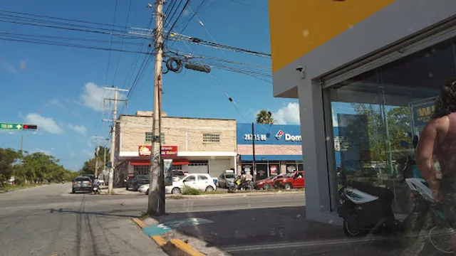 Domino's Cancún Plaza Esmeralda