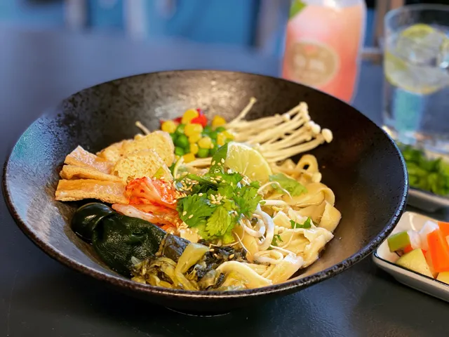 FIVE FLOWER NOODLE BAR