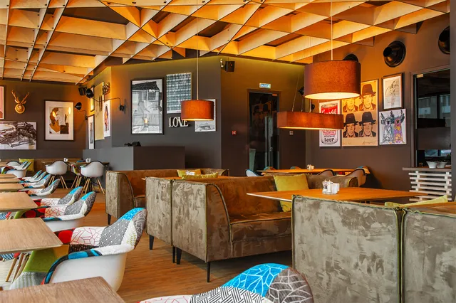 BENEDICT breakfast & lounge