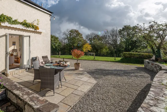 Higher Kellacott Holiday Cottages - The Old Barn and The Cottage