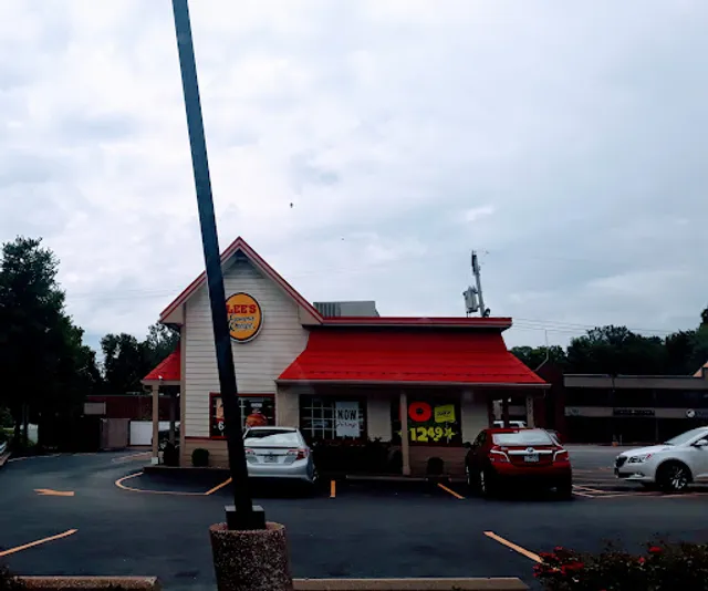 Lee's Famous Recipe Chicken