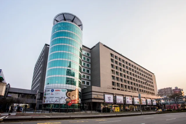 Fullon Hotel Taoyuan Airport Access MRT A8