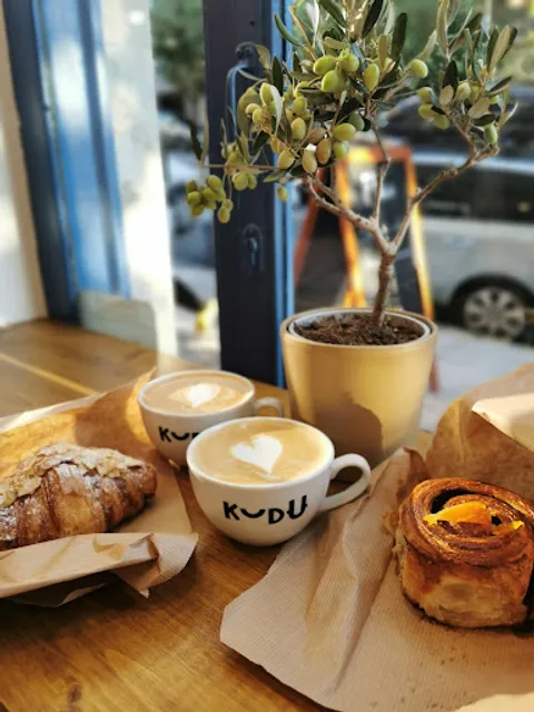 Fika coffee & croissant
