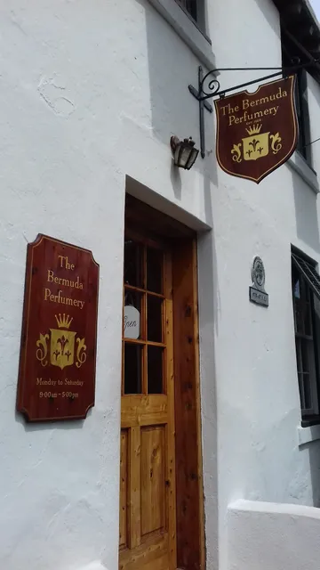 Lili Bermuda Perfumery