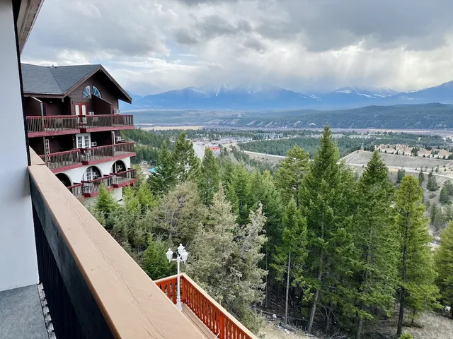 Rocky Mountain Springs Lodge&Radium Chalet