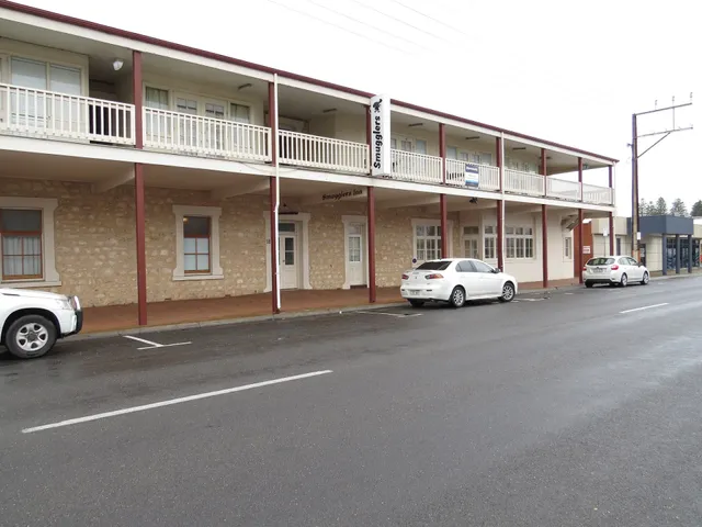 Smugglers Inn Studio Apartments #14 & #15, Victor Harbor