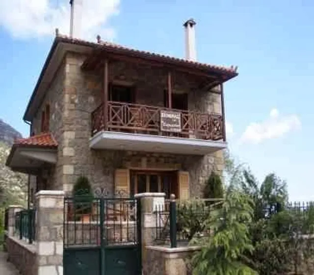 HOSTEL Evrostini
