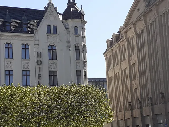 The Golden Ostrich Hotel