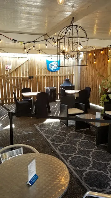 Freeze Daiquiri Bar & Grill