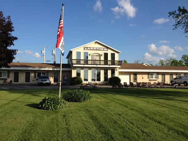 Lakeview Motel & Apartments