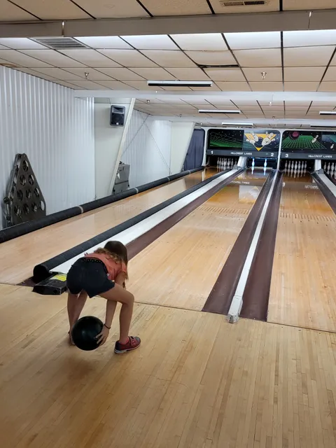 Hillcrest Lanes