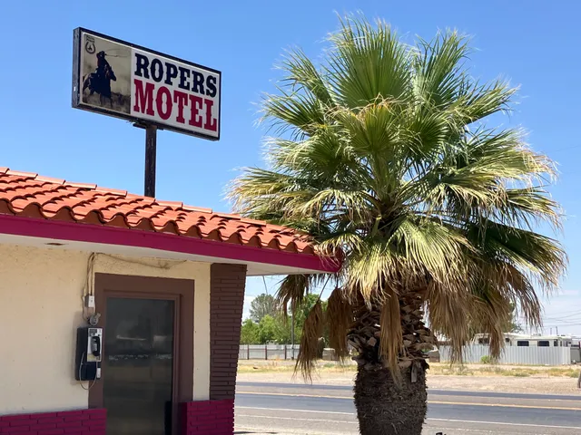 Ropers Motel