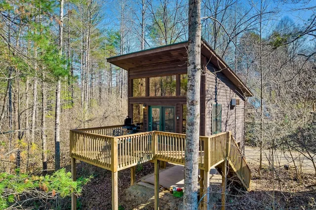 River's Edge Treehouse Resort