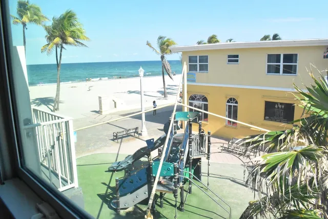 Golden Sand Oceanfront Hotel