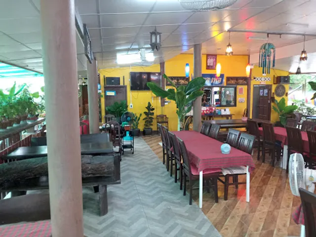E - Sarn Bai Pai Restaurant