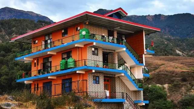 ANAVRIN HOME STAYS & APARTMENTS