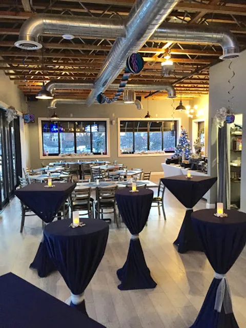 Dockside Bar & Grill