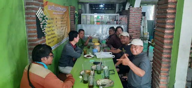 Soto Kwali dan Nasi Goreng Rempah Gapuro Kleco