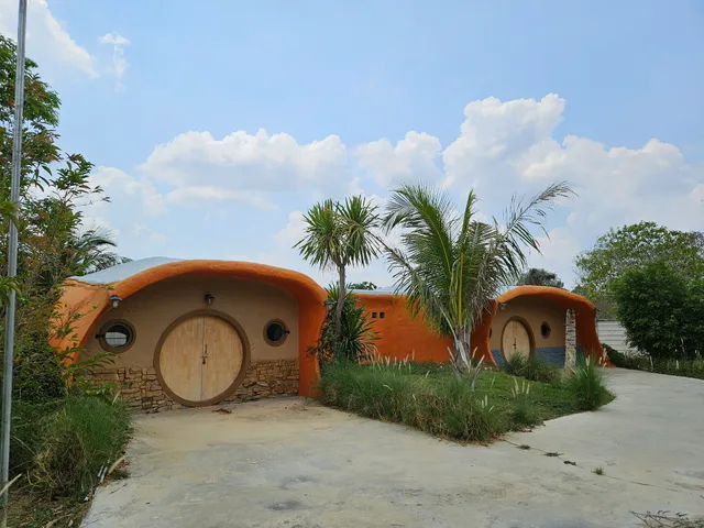 เรือนลัดดา การ์เด้น