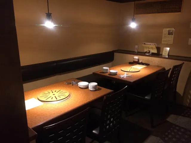 焼肉酒房 炭×炭（たんたん）