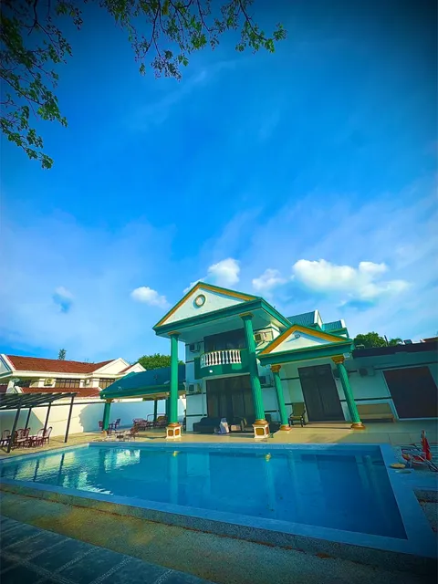 Emerald Villa