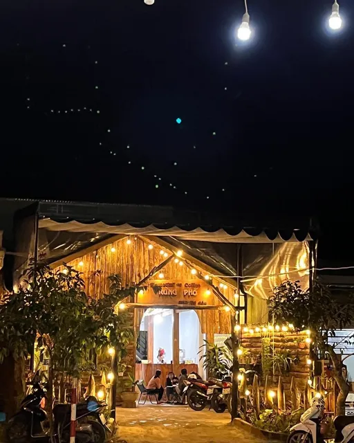 Rừng Phố Homestay And Coffee