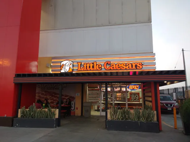 Little Caesars Pajarita