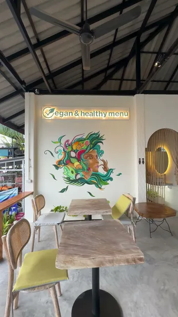 ANNIE eatery & sweetery - Thong Krut Pier