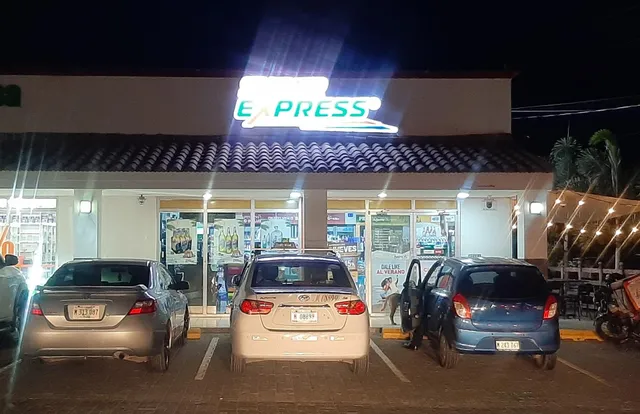 Uniplaza Las Colinas